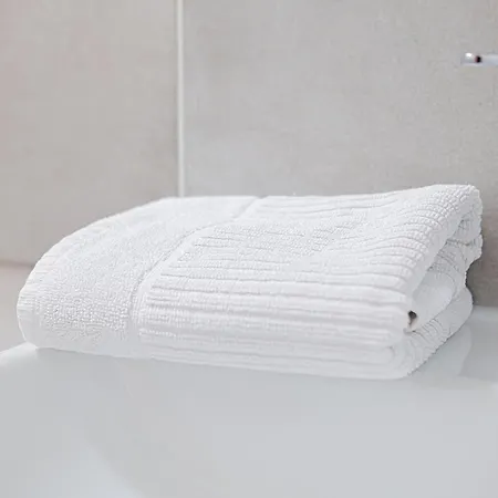 Elegant & Spacious - Steps From Cathedral Apartment