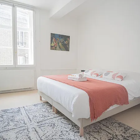 Elegant & Spacious - Steps From Cathedral