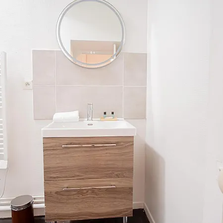 Elegant & Spacious - Steps From Cathedral *